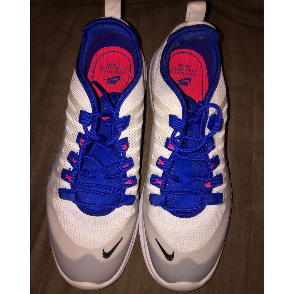 Tennis shoes - Picture 2 of 5